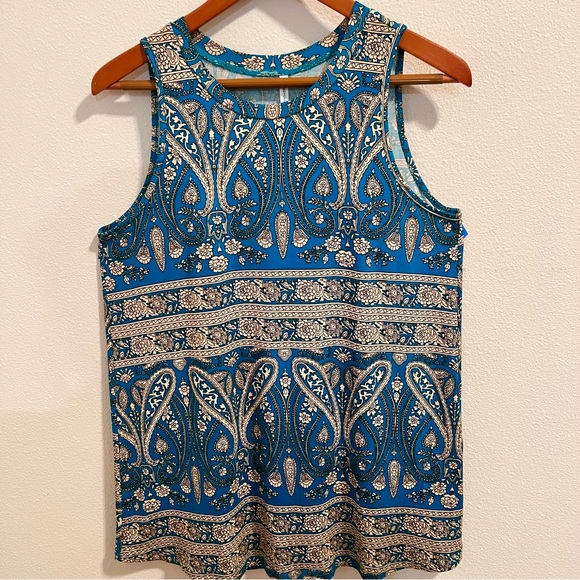 Vibrant Turquoise Sleeveless Blouse - Picture 2 of 8